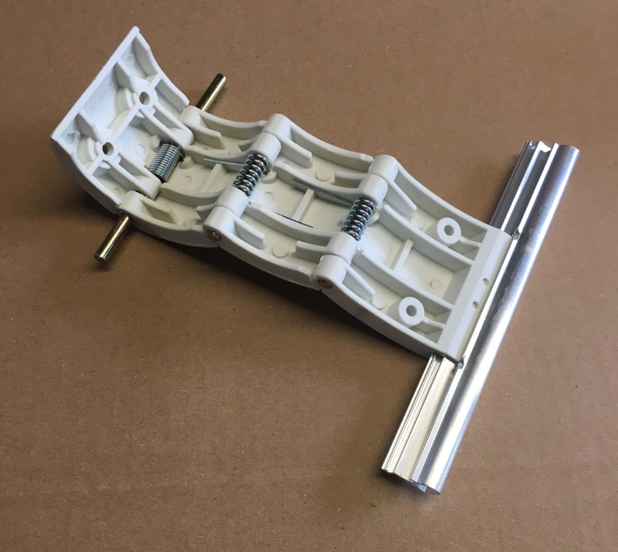 77mm Lath Roller Door Locking Strap 3 segment - White 77mm Lath Roller Door Locking Strap 3 segment - White