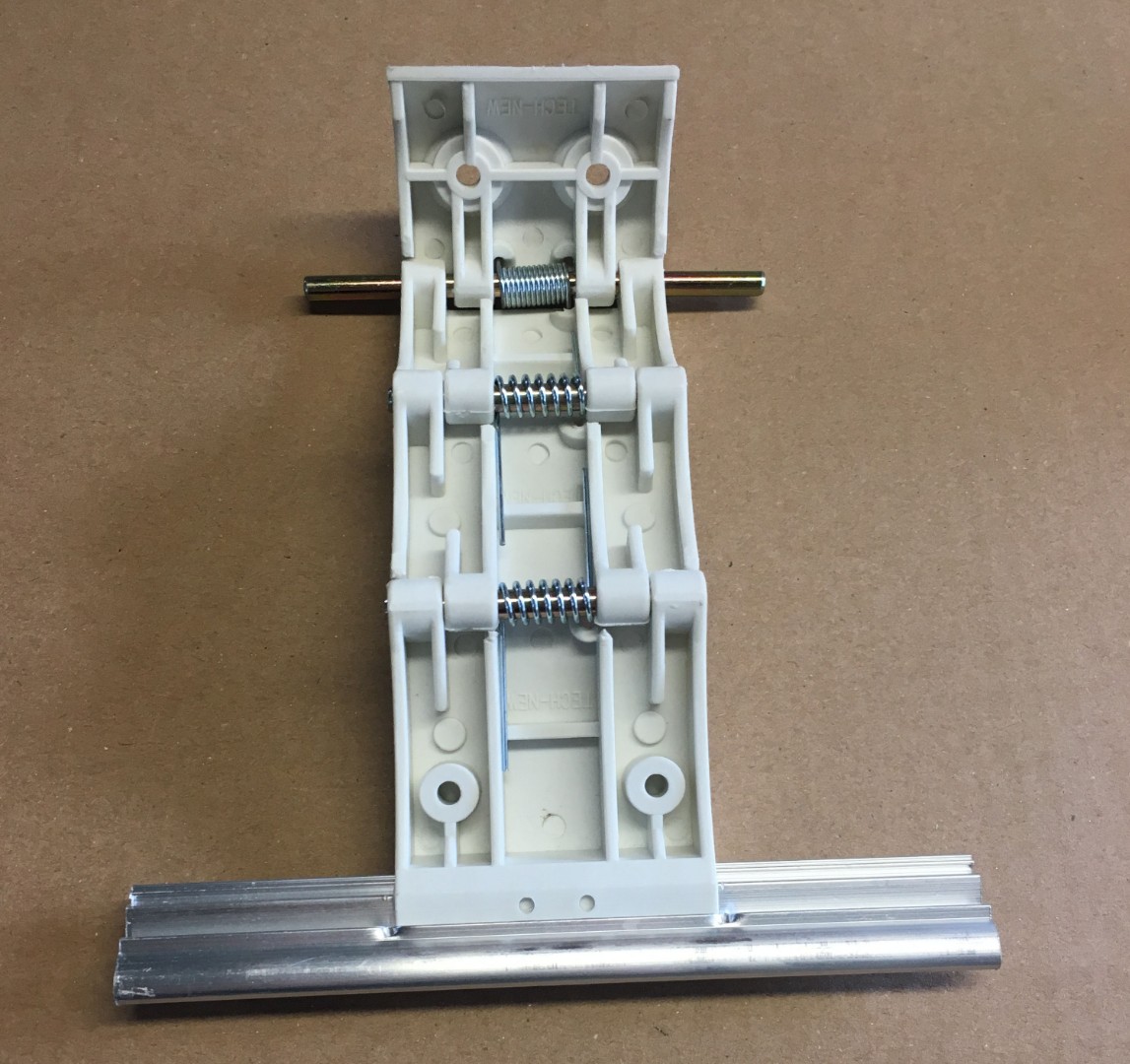 77mm Lath Roller Door Locking Strap 3 segment - White 77mm Lath Roller Door Locking Strap 3 segment - White