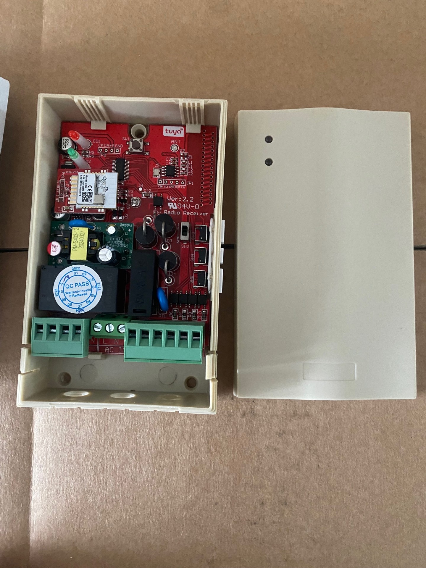 NVM Frequency Roller Shutter Remote Control Unit & 2 Handsets - Built in Wifi NVM Frequency Roller Shutter Remote Control Unit & 2 Handsets - Built in Wifi